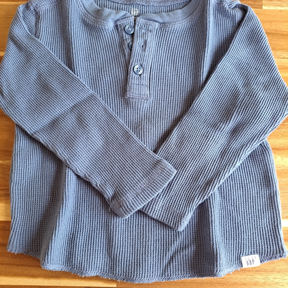 GAP Gray Ribbed Henley Top